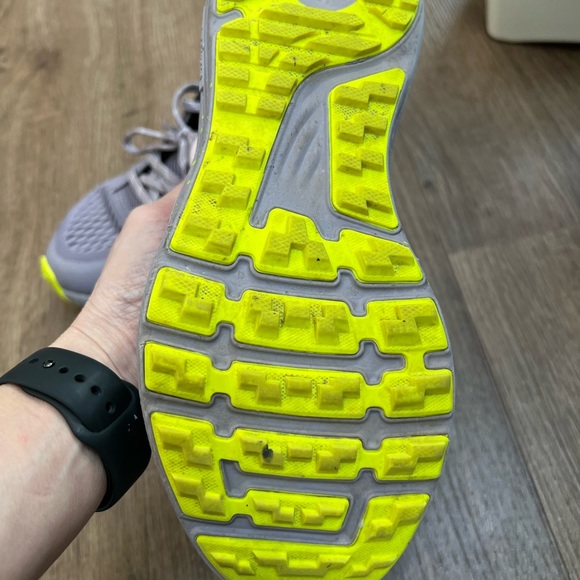 Under armour running shoes - Picture 2 of 2